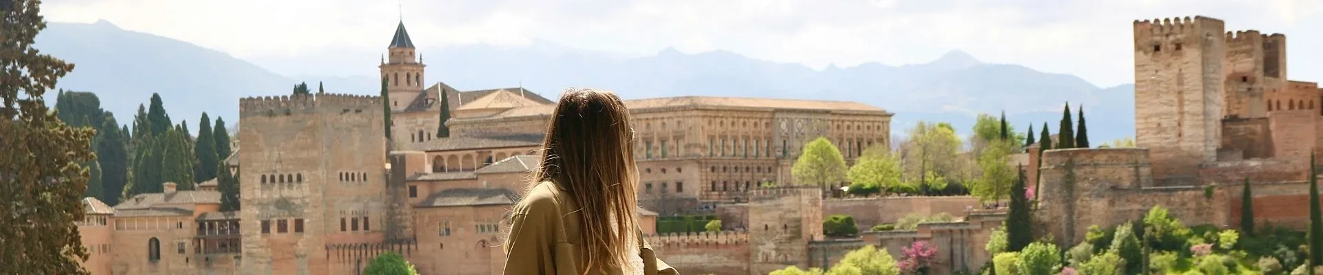 Elhamra Sarayı'nı Derinlemesine Keşfet