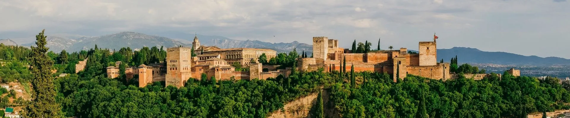 Granada’daki Elhamra Sarayı’nın panoraması